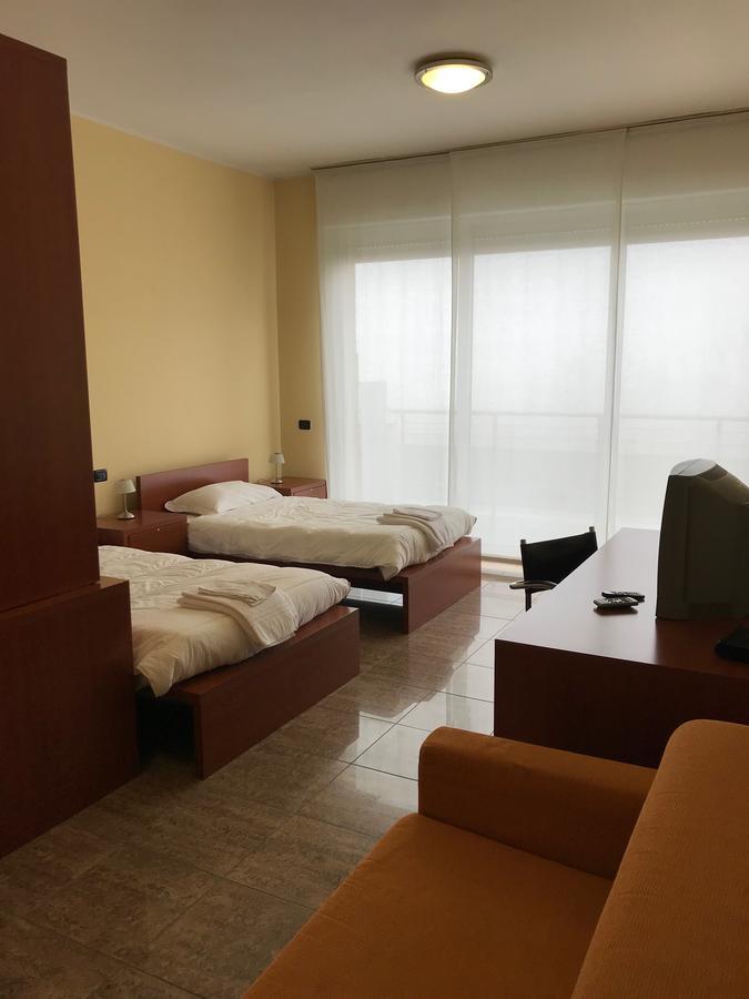Residence Fermi Casarile Kültér fotó