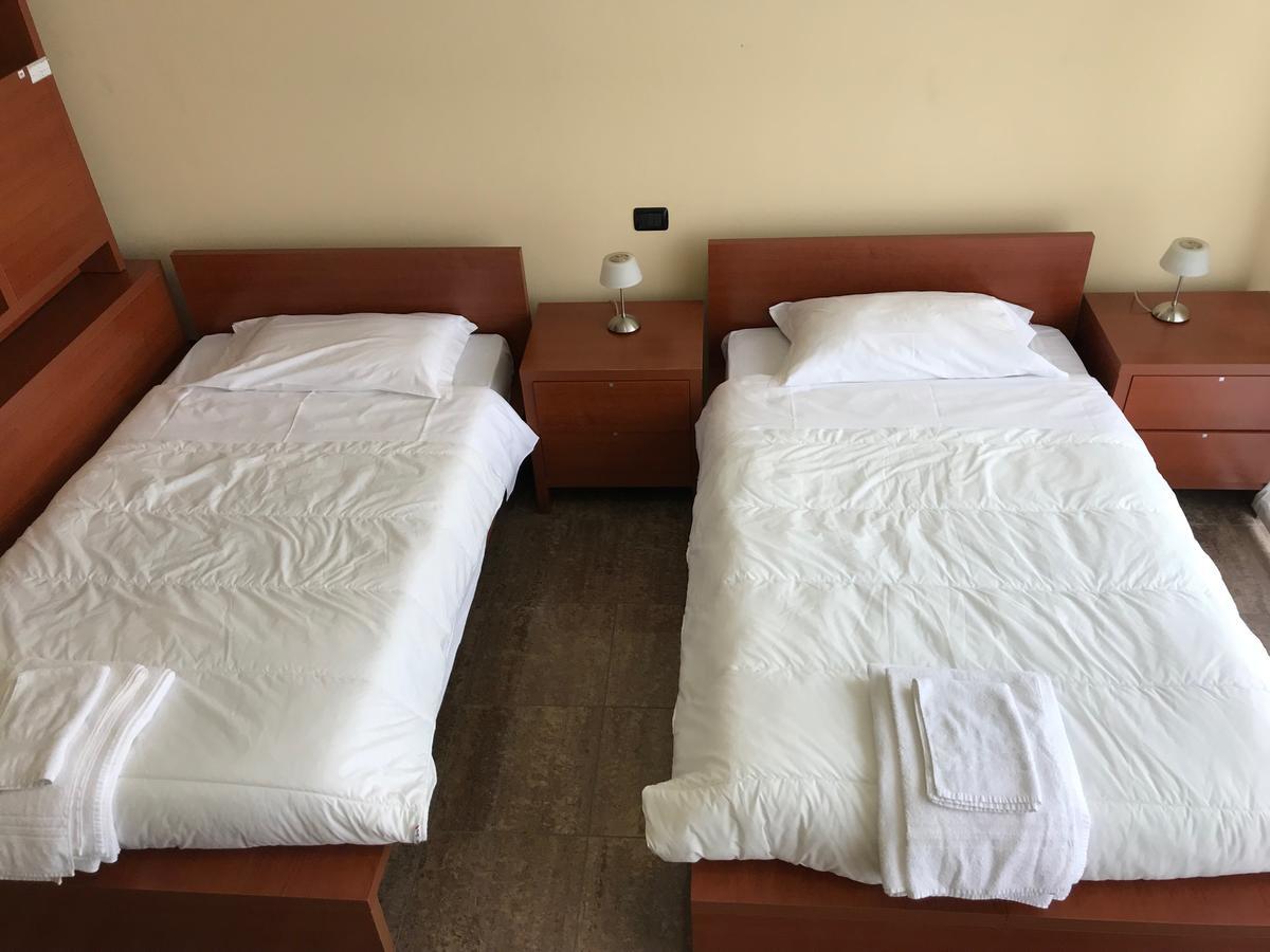 Residence Fermi Casarile Kültér fotó